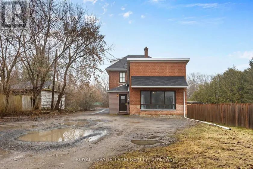 Detached at 47 DANIEL STREET S, Arnprior