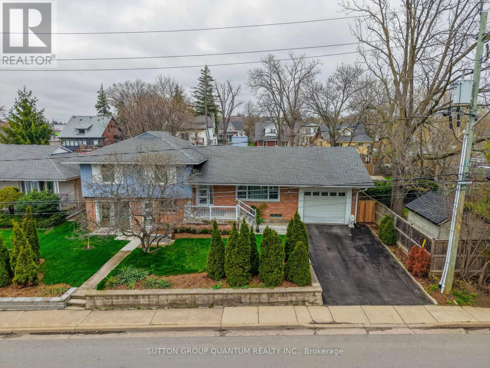 Detached at 50 BARTON STREET, Hamilton (Waterdown)