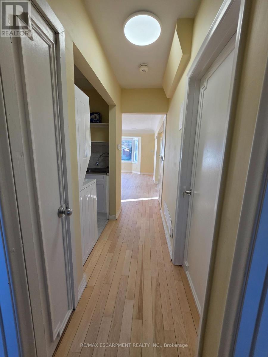 Detached at UPPER - 62 RICHWILL ROAD, Hamilton