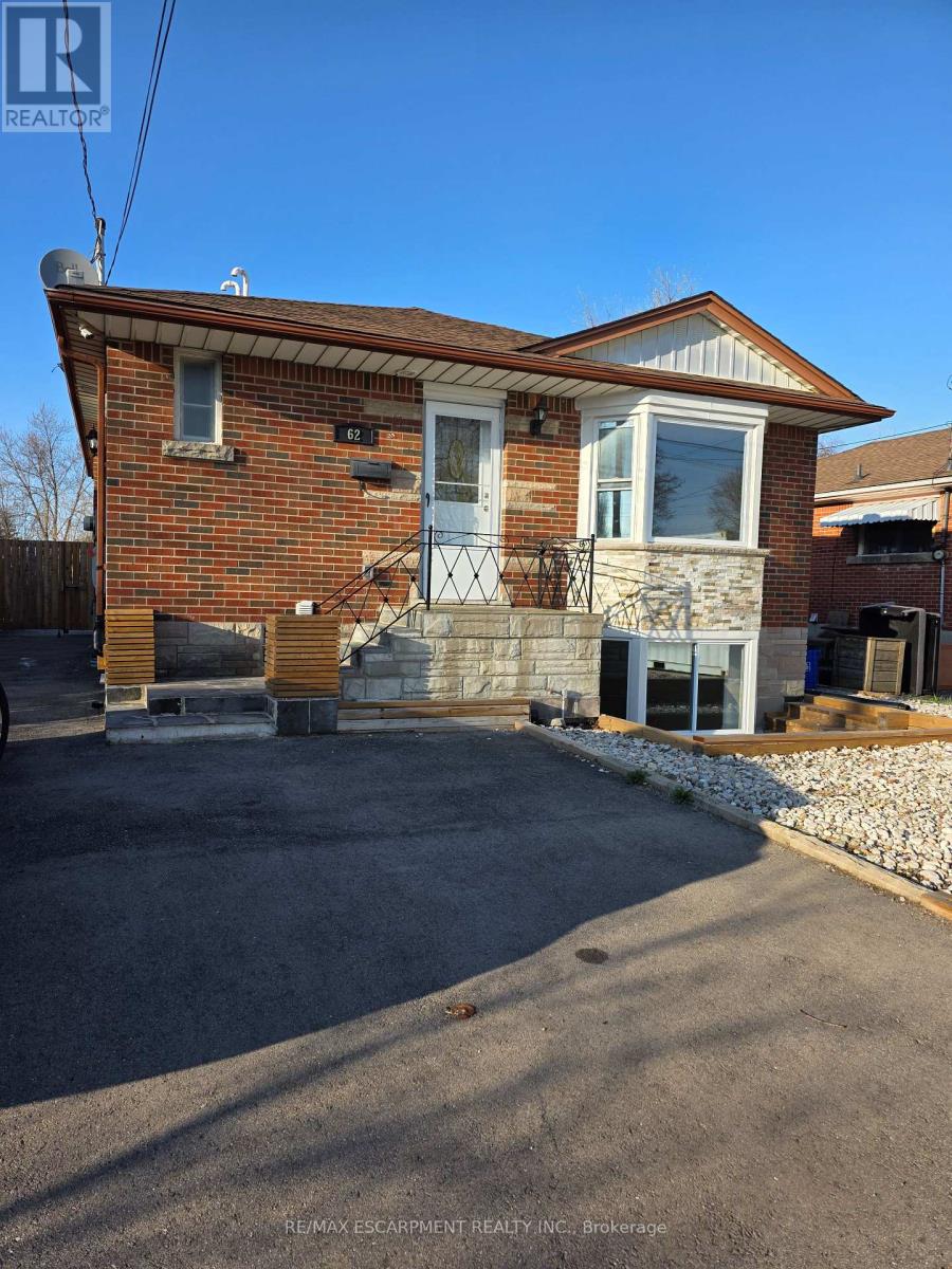 Detached at LOWER UNIT - 62 RICHWILL ROAD, Hamilton (Bonnington)