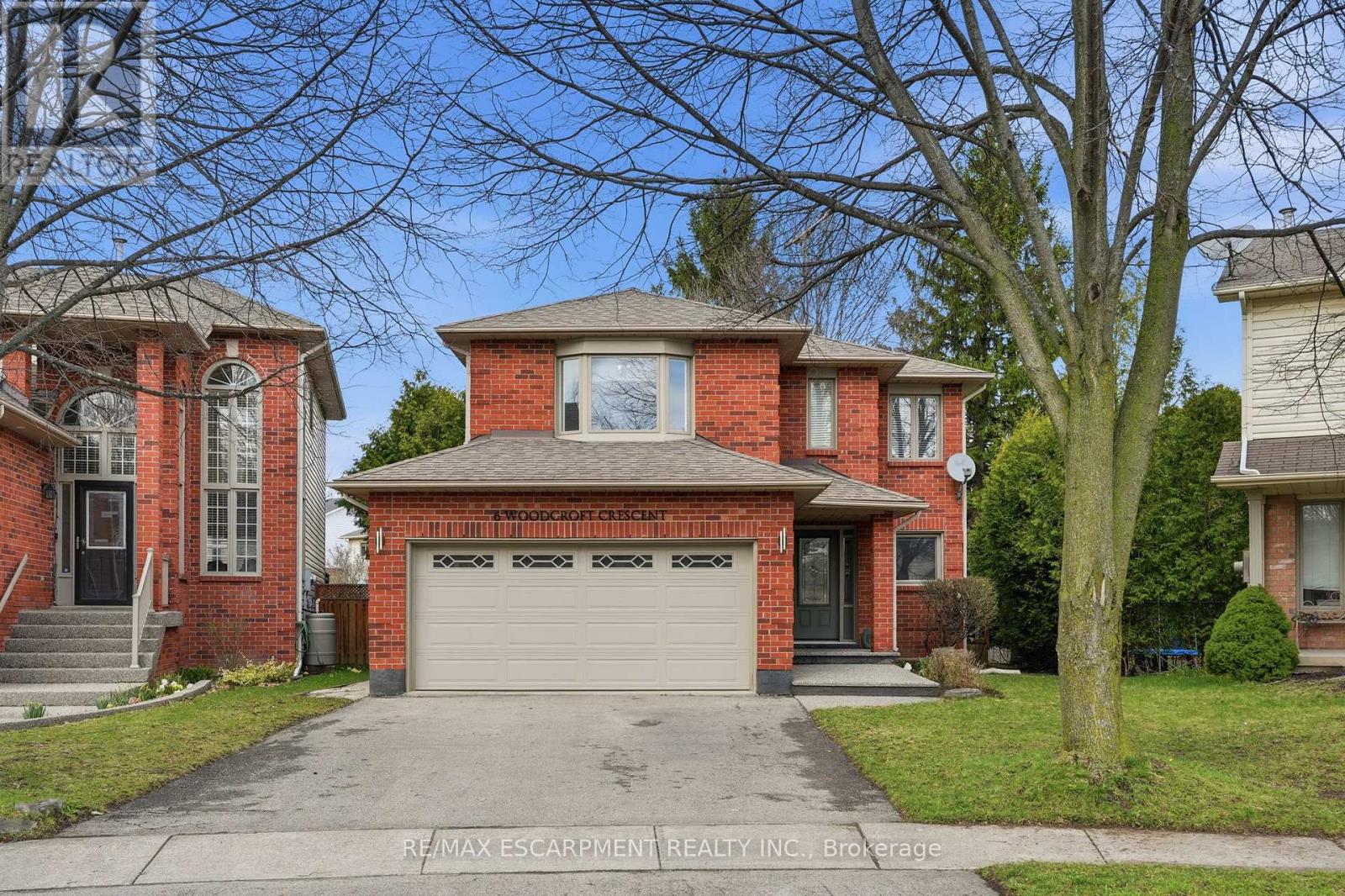 Detached at 6 WOODCROFT CRESCENT, Hamilton (Waterdown)