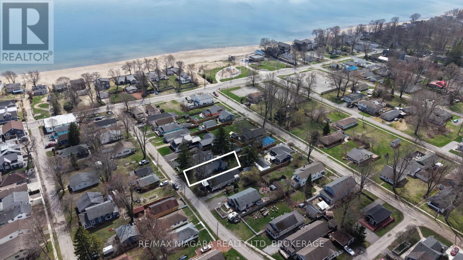Detached at 383 CHERRYWOOD AVENUE, Fort Erie