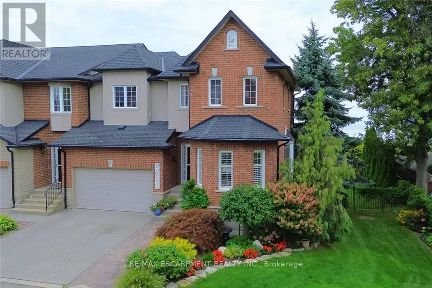 Townhouse at 5 - 97 SUNVALE PLACE, Hamilton