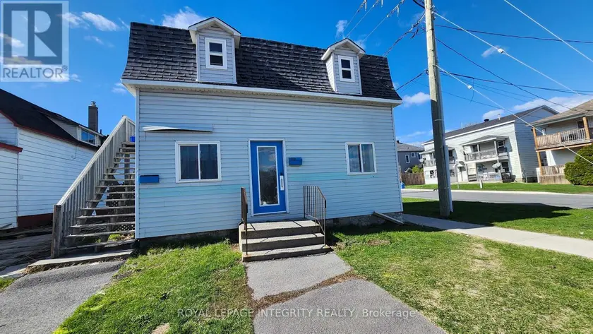 Multiplex at 616 MONTREAL ROAD, Cornwall
