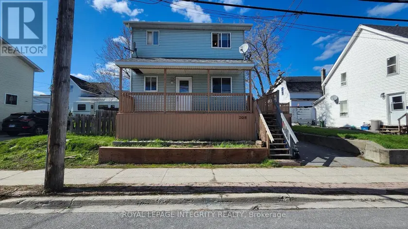 Detached at 208 PRINCE ALBERT STREET, Cornwall