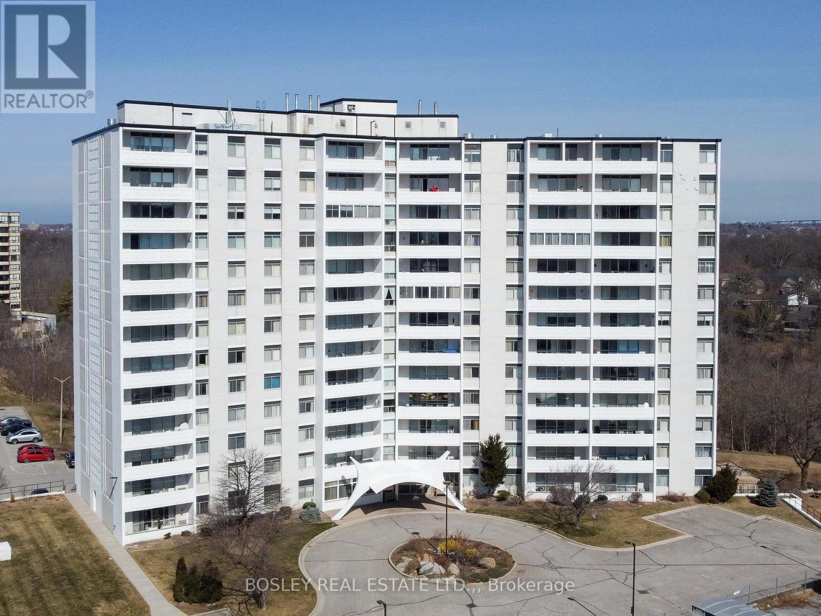 Apartment at 808 - 15 TOWERING HEIGHTS BOULEVARD, St. Catharines (Glendale/Glenridge)