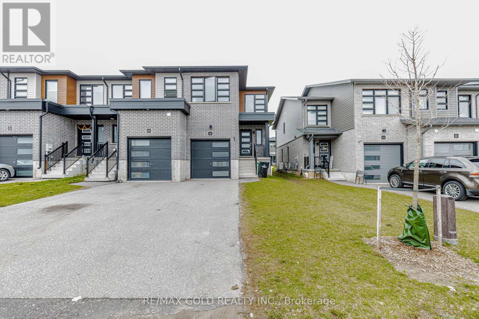 Townhouse at 18 WILKINSON AVENUE, Cambridge