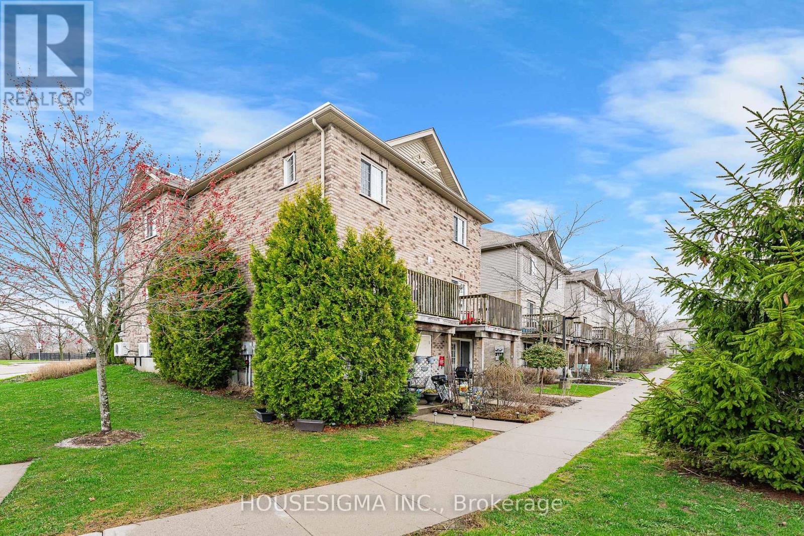 Townhouse at 124 - 35 MOUNTFORD DRIVE, Guelph (Grange Road)