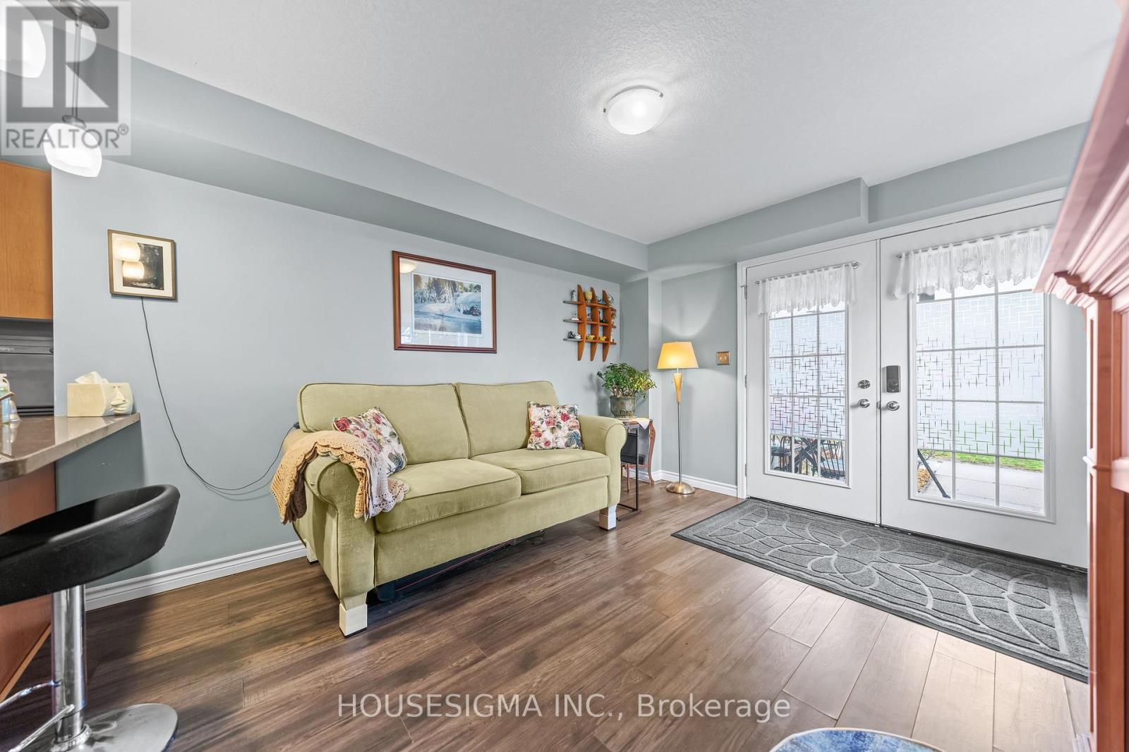Townhouse at 124 - 35 MOUNTFORD DRIVE, Guelph