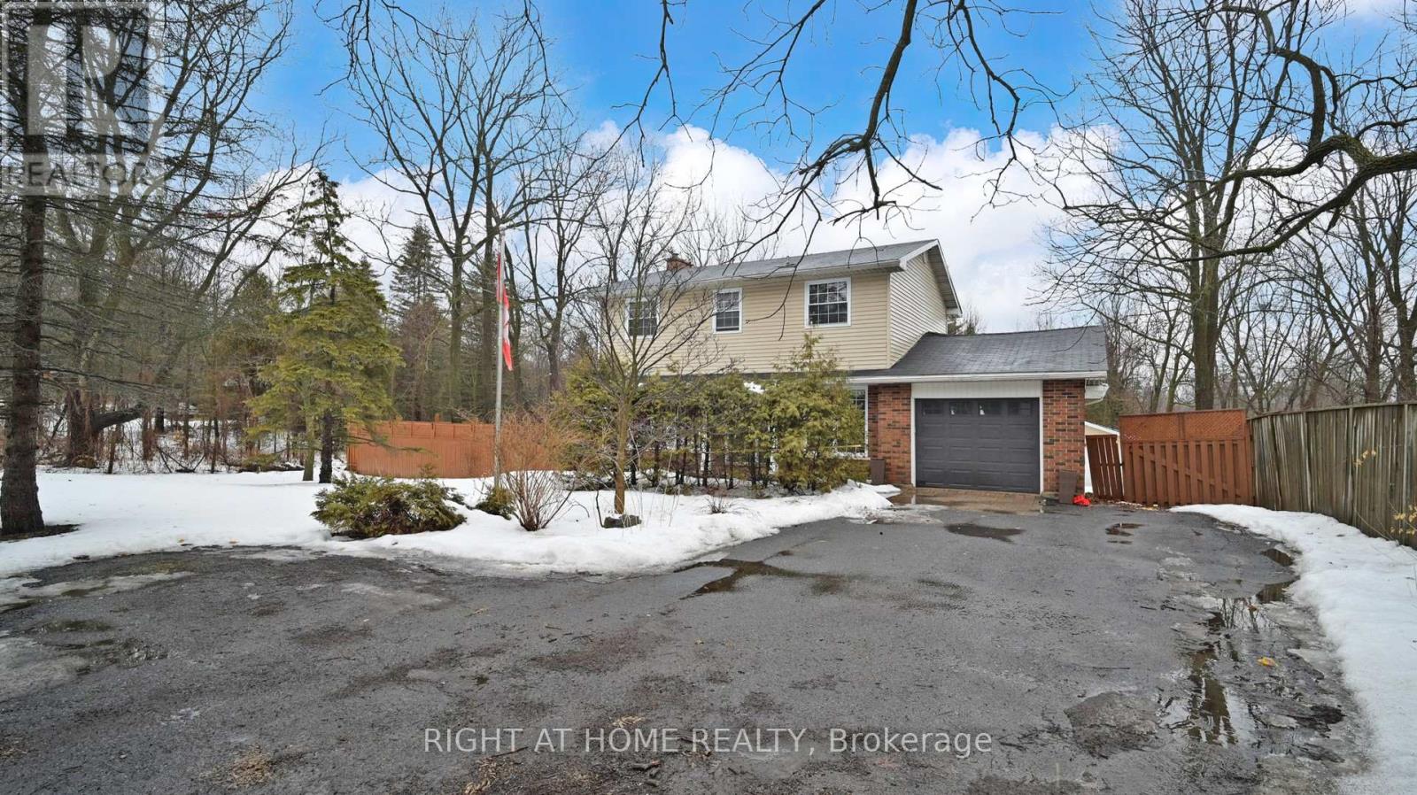 Detached at 301 GARNER ROAD E, Hamilton (Ancaster)