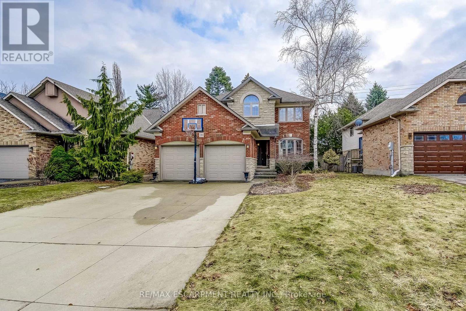 Detached at 20 DERBYSHIRE STREET, Hamilton (Ancaster)