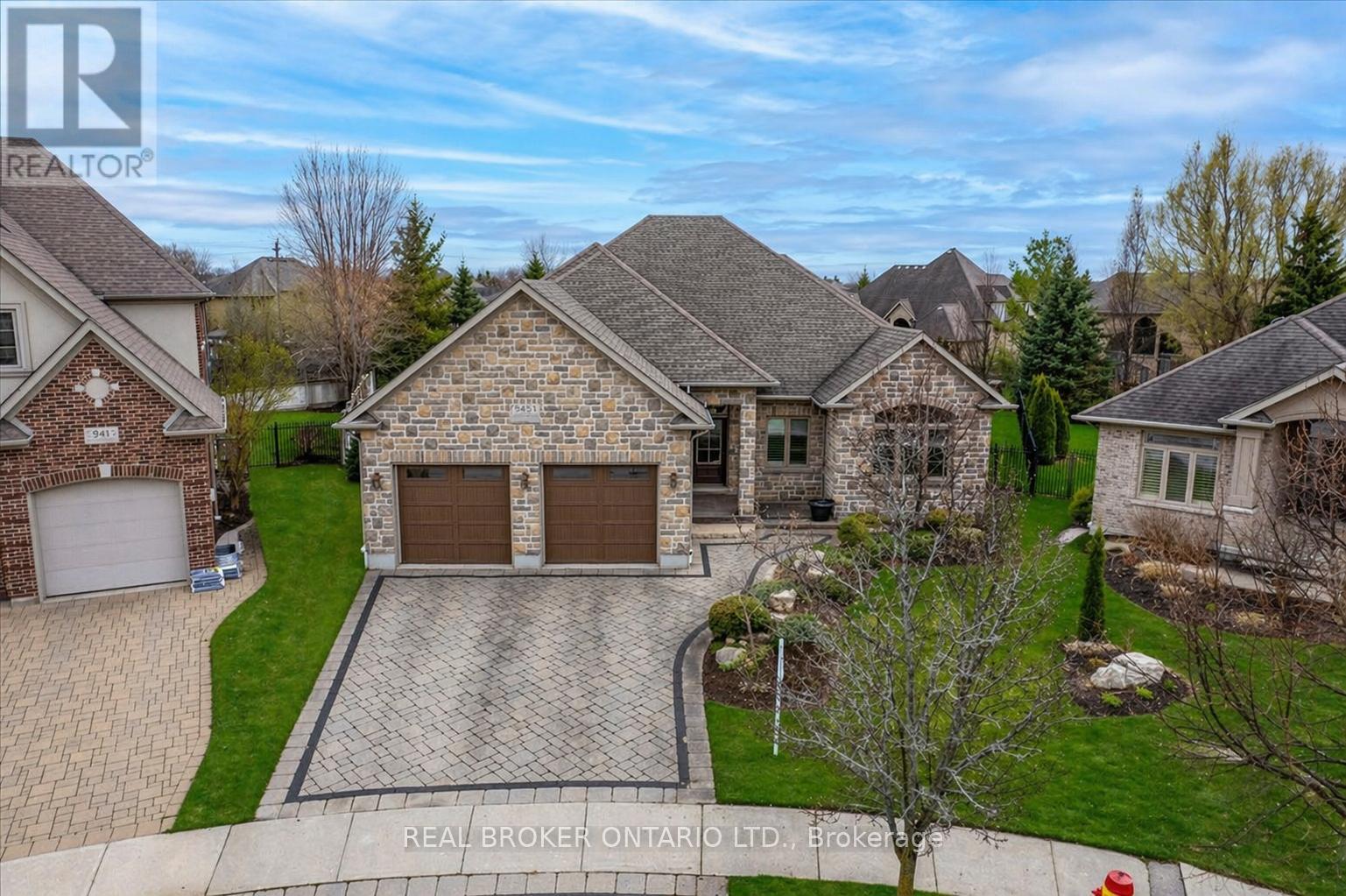 Detached at 945 RIVERSTONE COURT, Kitchener
