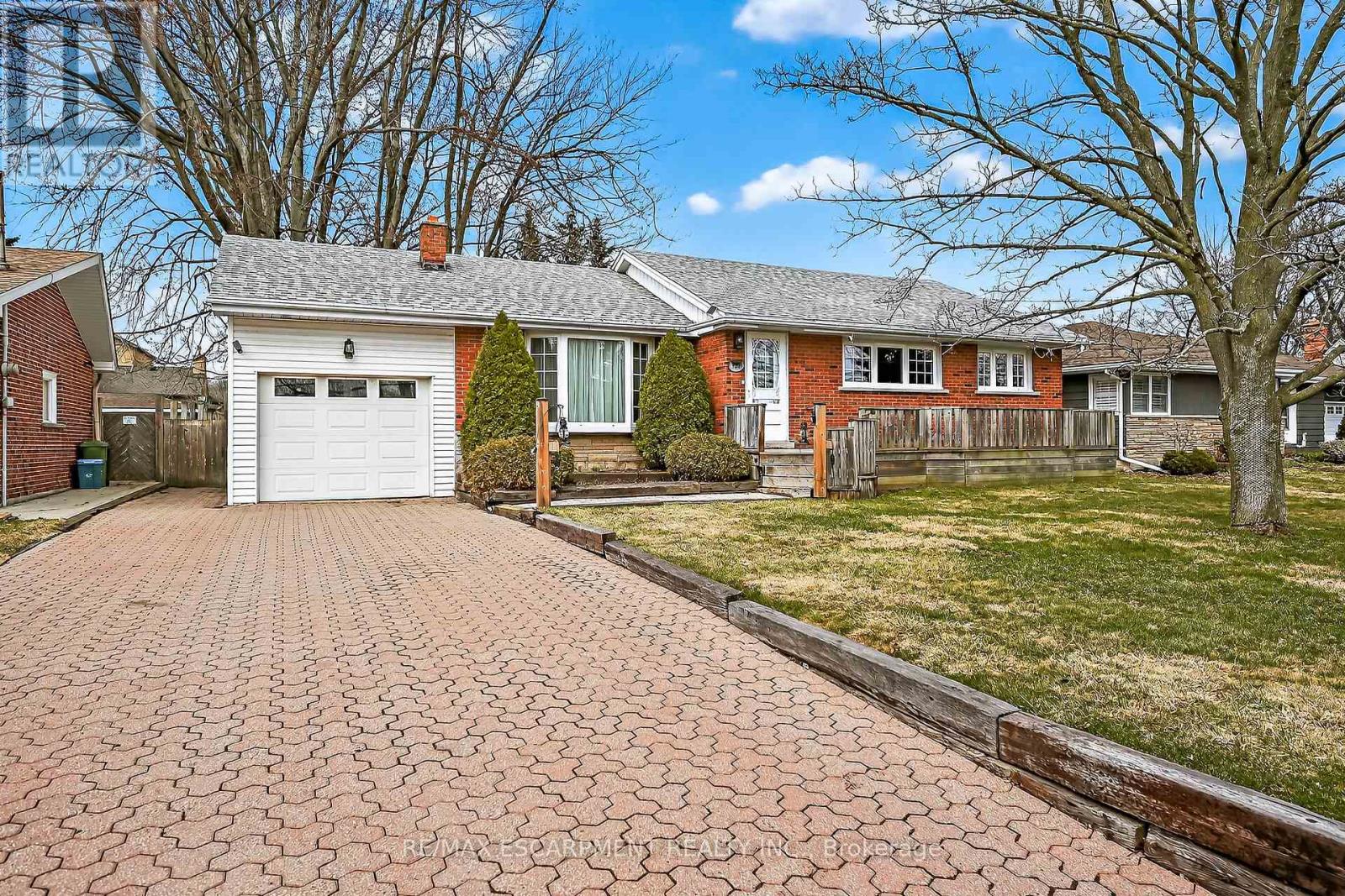 Detached at 156 CHESLEY STREET, Hamilton (Gourley)