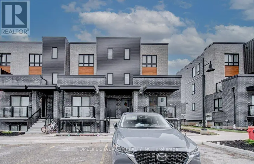 Townhouse at #18 - 235 CHAPEL HILL DRIVE, Kitchener