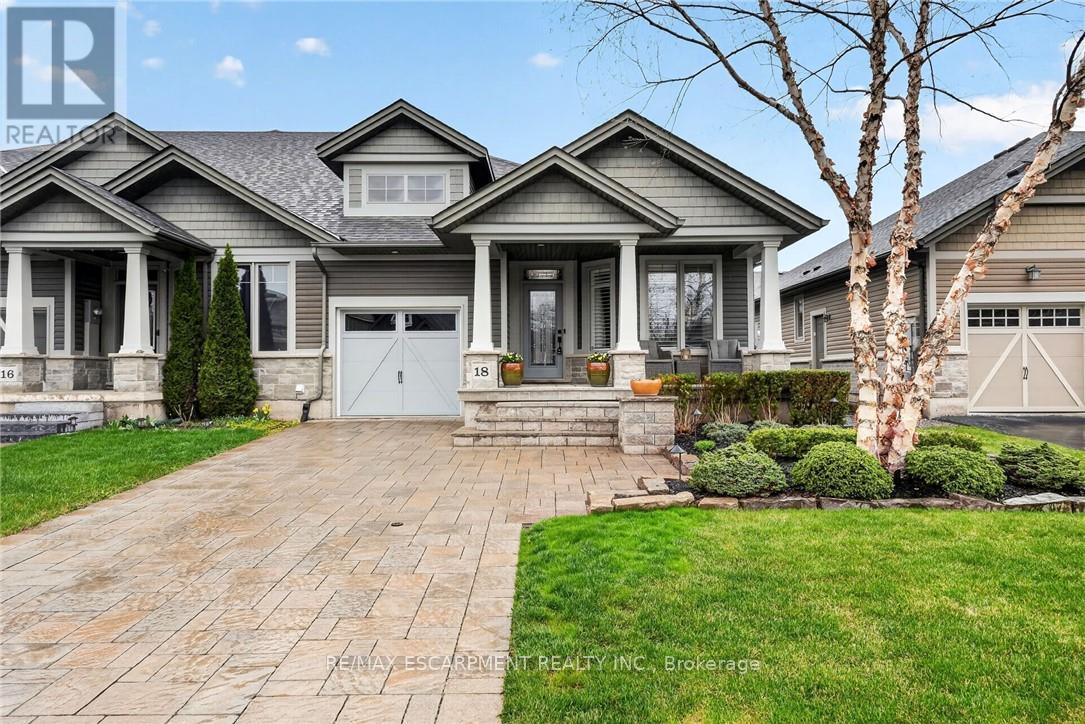 Townhouse at 18 BROOKSIDE TERRACE, West Lincoln (Smithville)