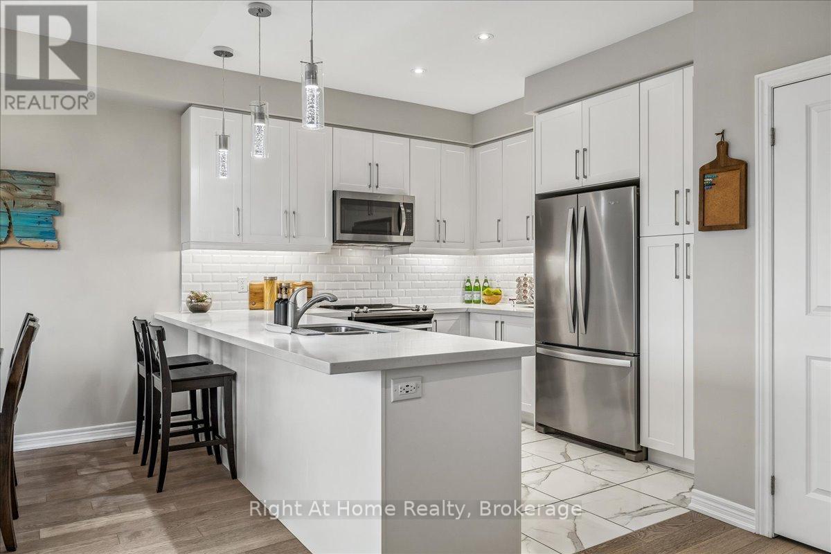 Townhouse at 67 FOOTHILLS LANE, Hamilton