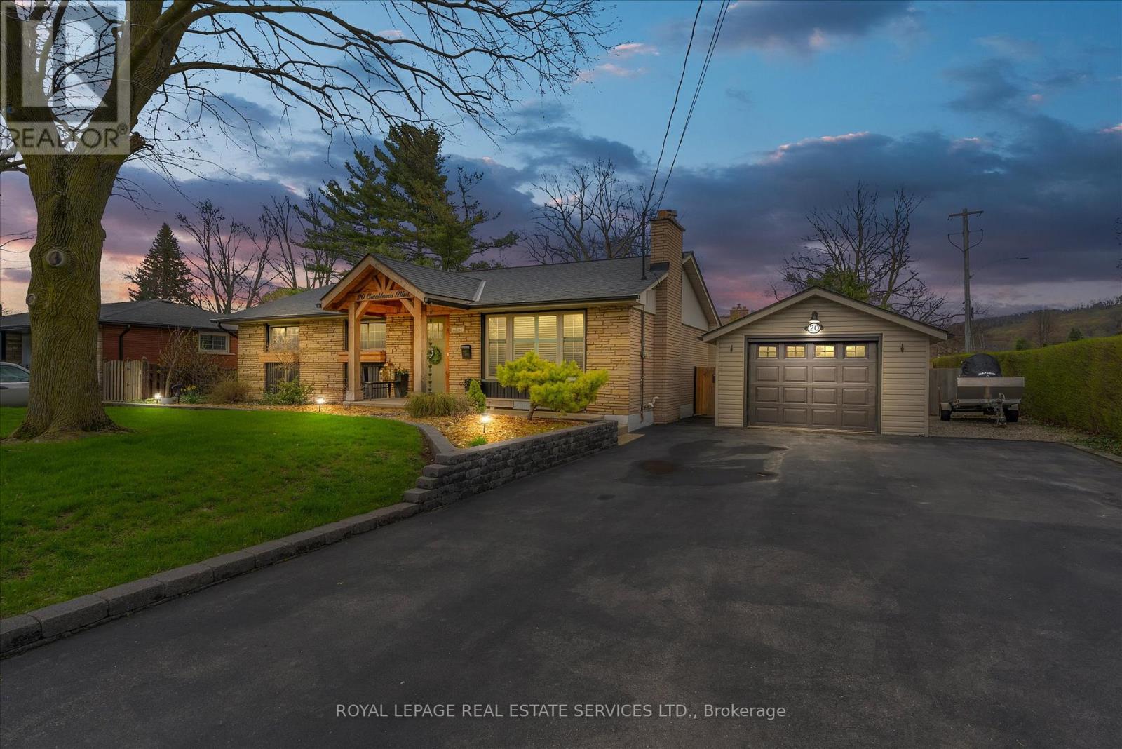 Detached at 20 CASABLANCA BOULEVARD, Grimsby (Grimsby West)