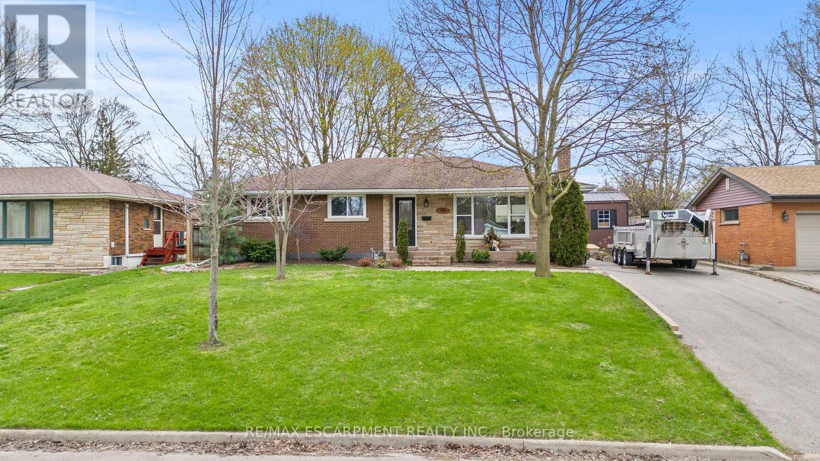 Detached at 45 DRIFTWOOD DRIVE, Brantford