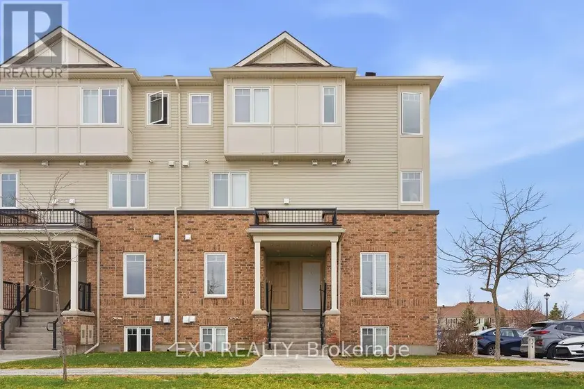 Townhouse at 32 - 2621 LONGFIELDS DRIVE, Ottawa