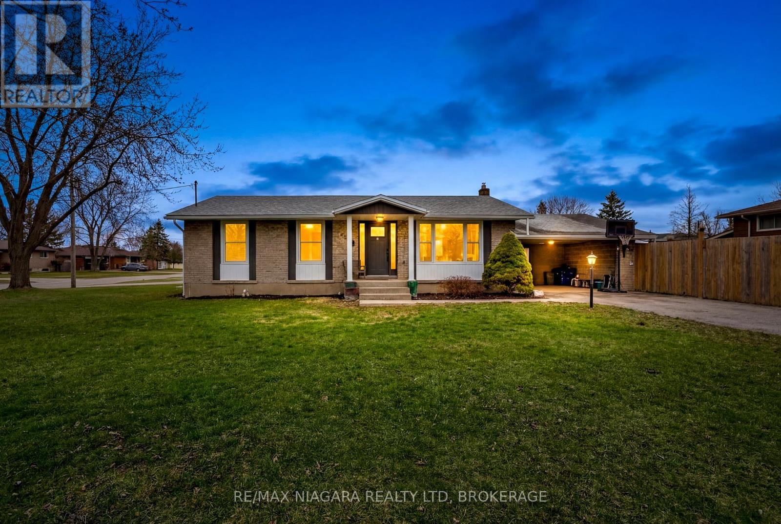 Detached at 38 ACADIA CRESCENT, St. Catharines (Secord Woods)