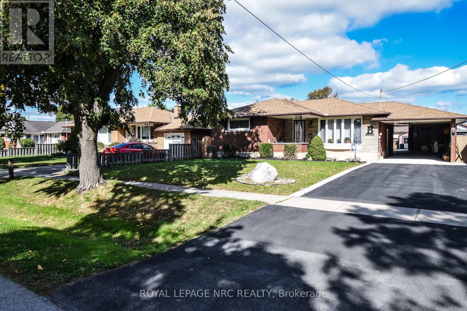 Detached at 11 GROSVENOR STREET, St. Catharines (Bunting/Linwell)