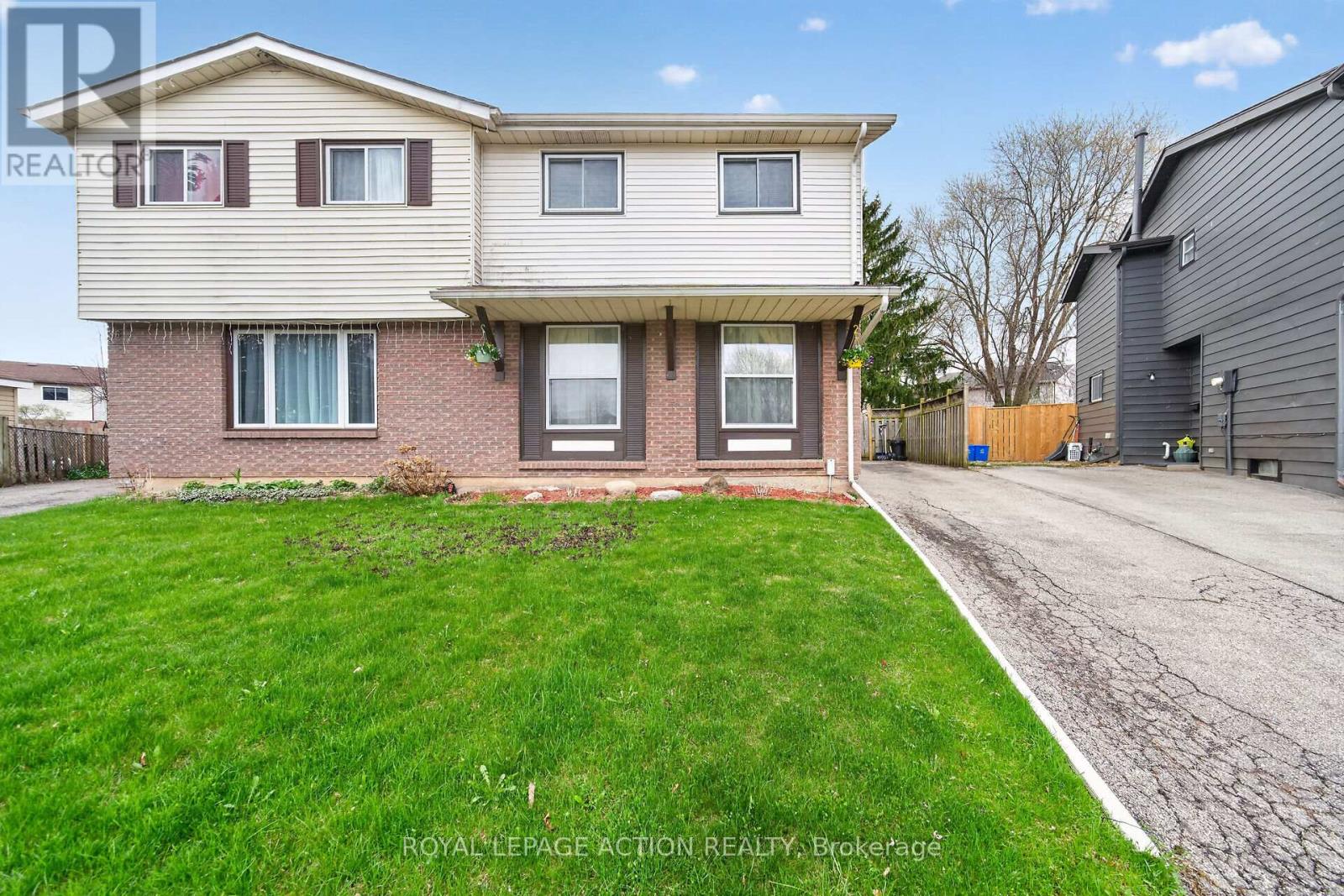Semi-Detached/Link at 34 ENFIELD CRESCENT, Brantford