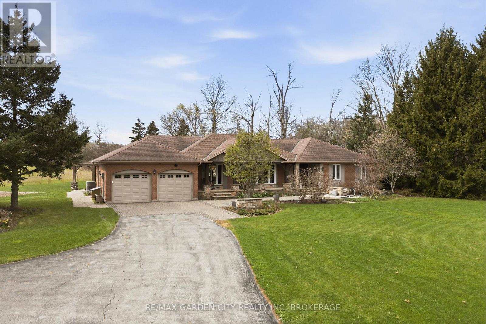 Detached at 802 SAWMILL ROAD, Hamilton (Ancaster)