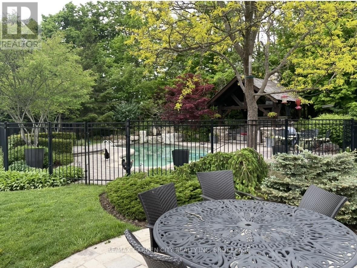 Detached at 802 SAWMILL ROAD, Hamilton