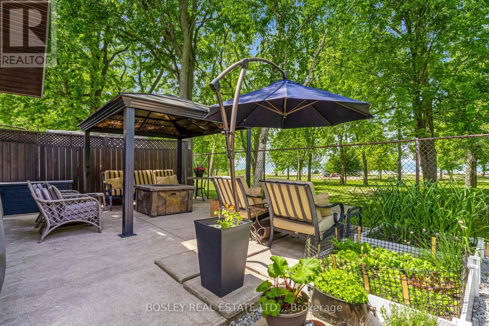 Detached at 65 BOGART STREET, St. Catharines (Port Weller)