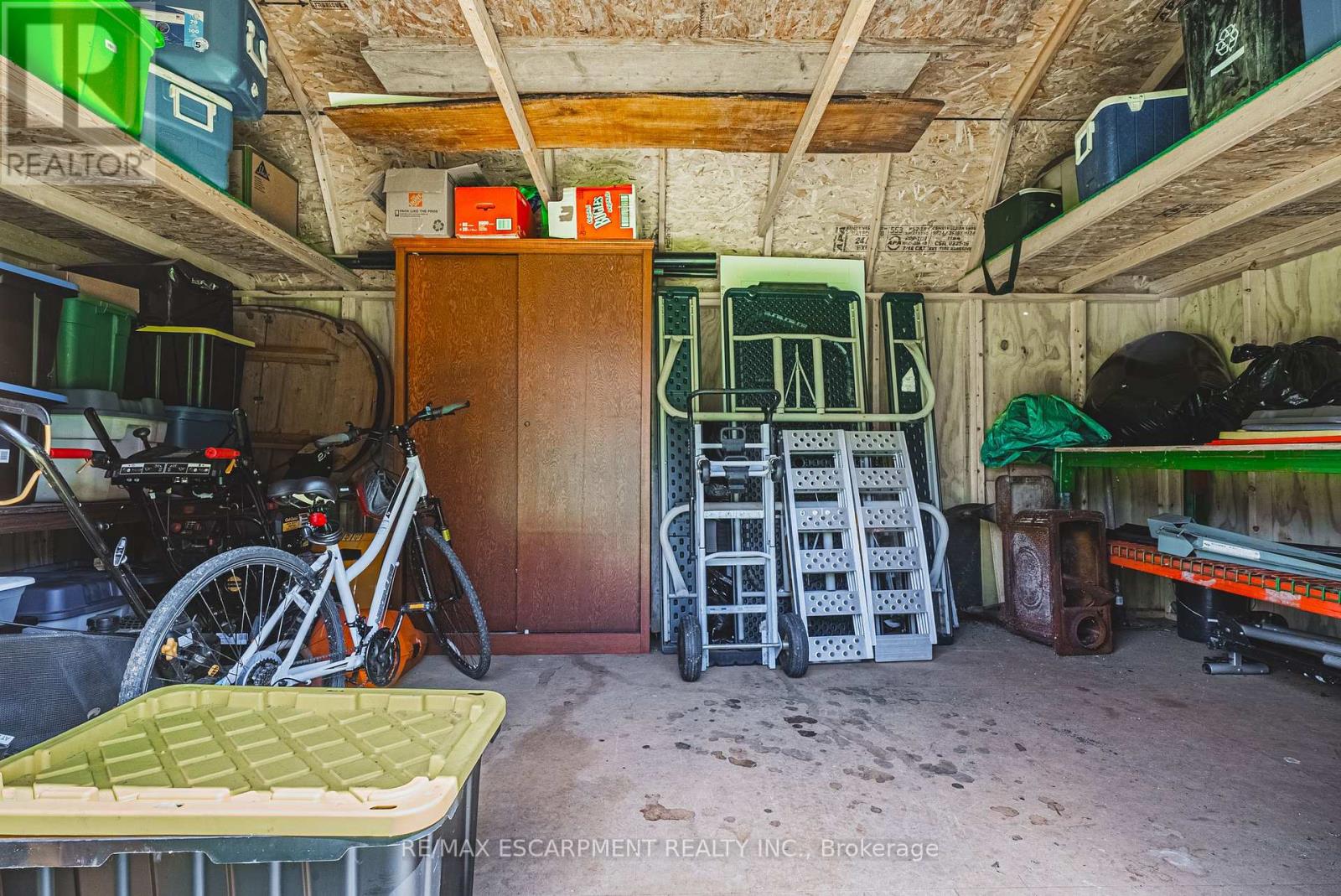 Detached at 302 FISHERS GLEN ROAD, Norfolk