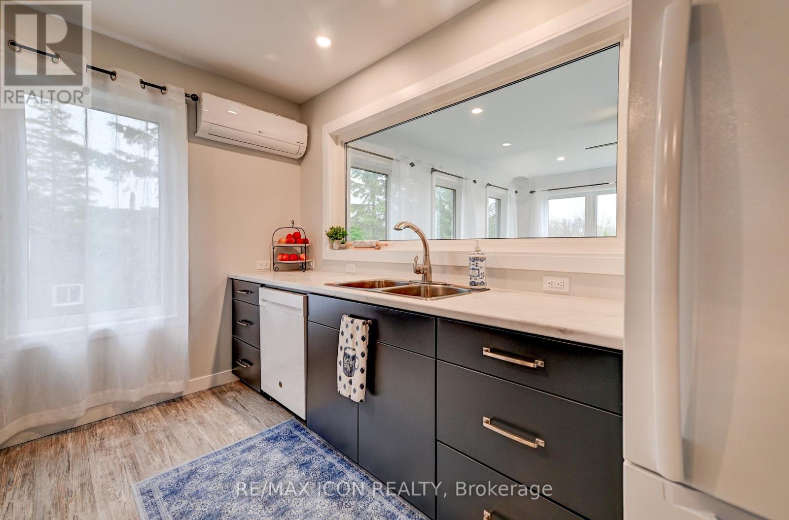 Detached at 224242 SOUTHGATE 2 ROAD, Southgate