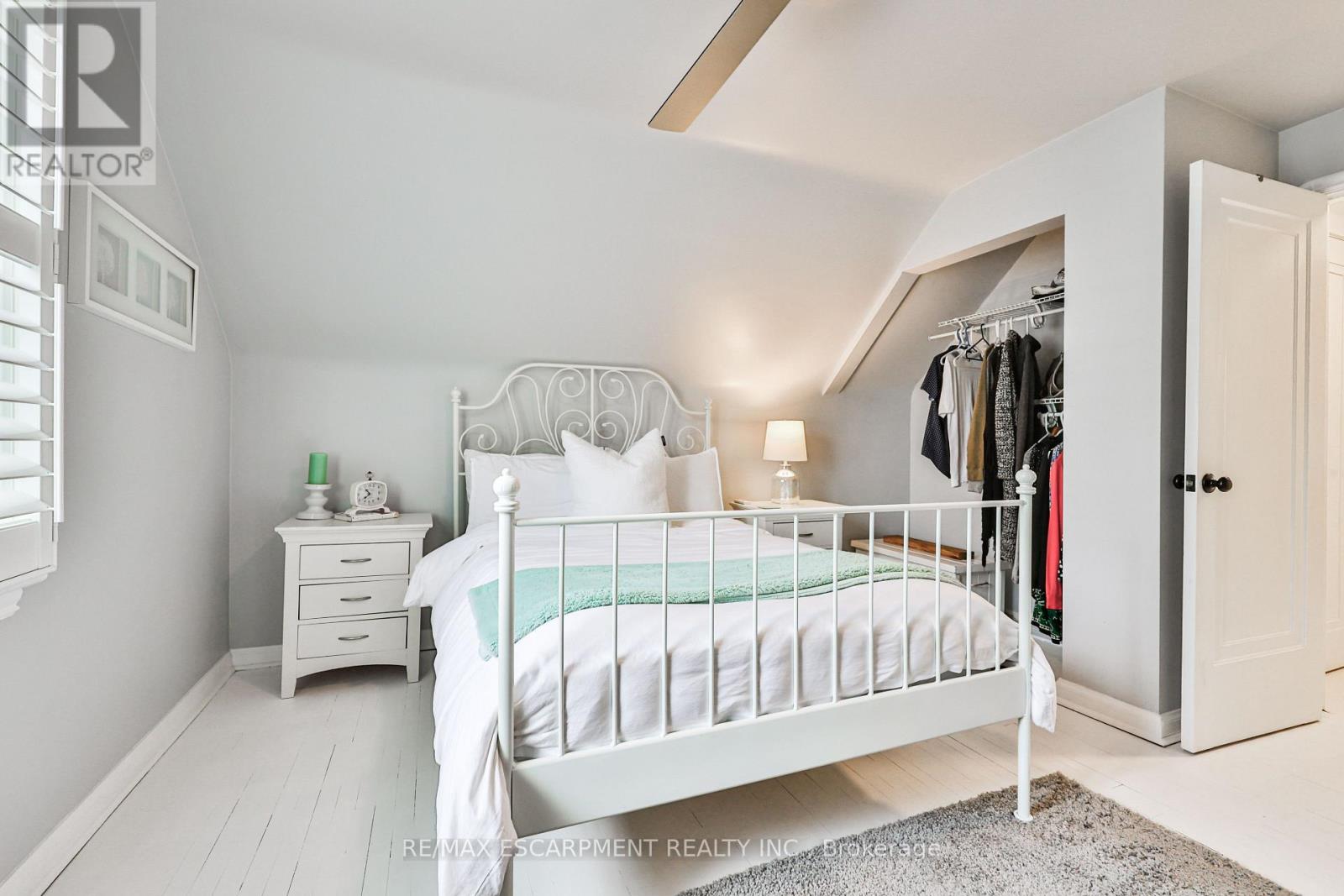 Detached at 60 GALBRAITH DRIVE, Hamilton