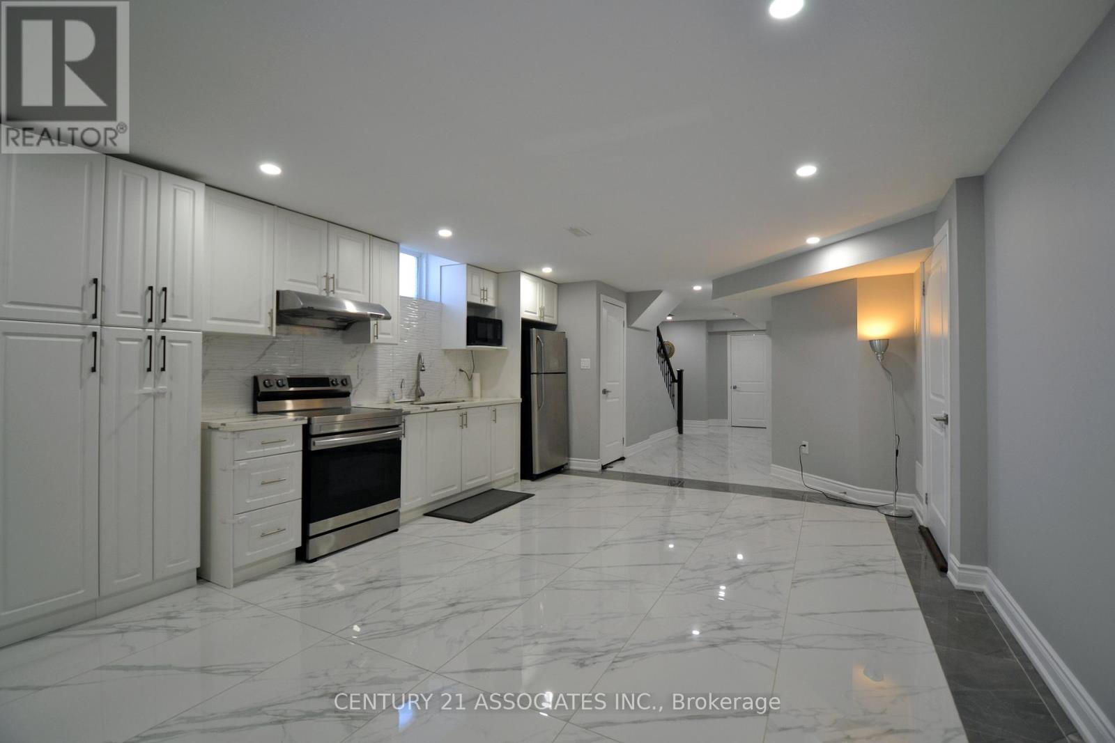 Detached at 92 NASHVILLE CIRCLE, Hamilton