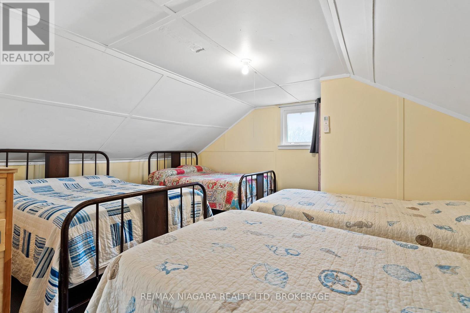 Detached at 12883 OLD LAKESHORE ROAD W, Wainfleet
