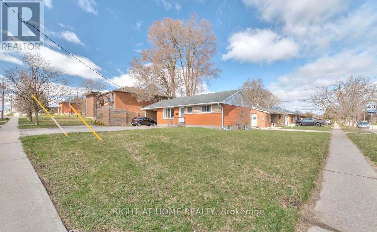 Detached at LOWER - 484 SPEEDVALE AVENUE E, Guelph (Riverside Park)