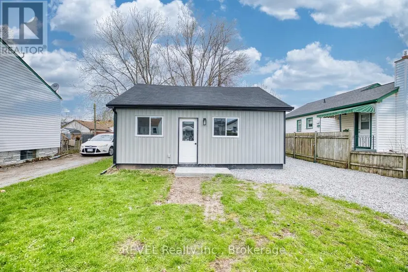 Detached at 406 HENNEPIN AVENUE, Welland