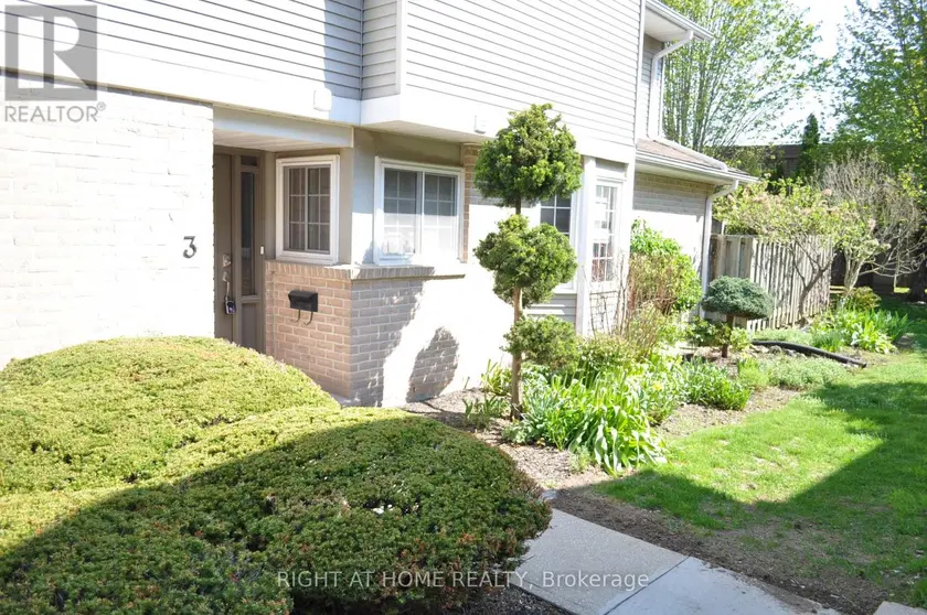 Townhouse at 3 - 104 WOODLAWN ROAD E, Guelph