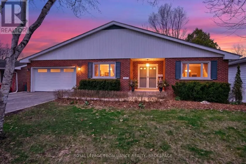 Detached at 727 AYLMER CRESCENT, Kingston