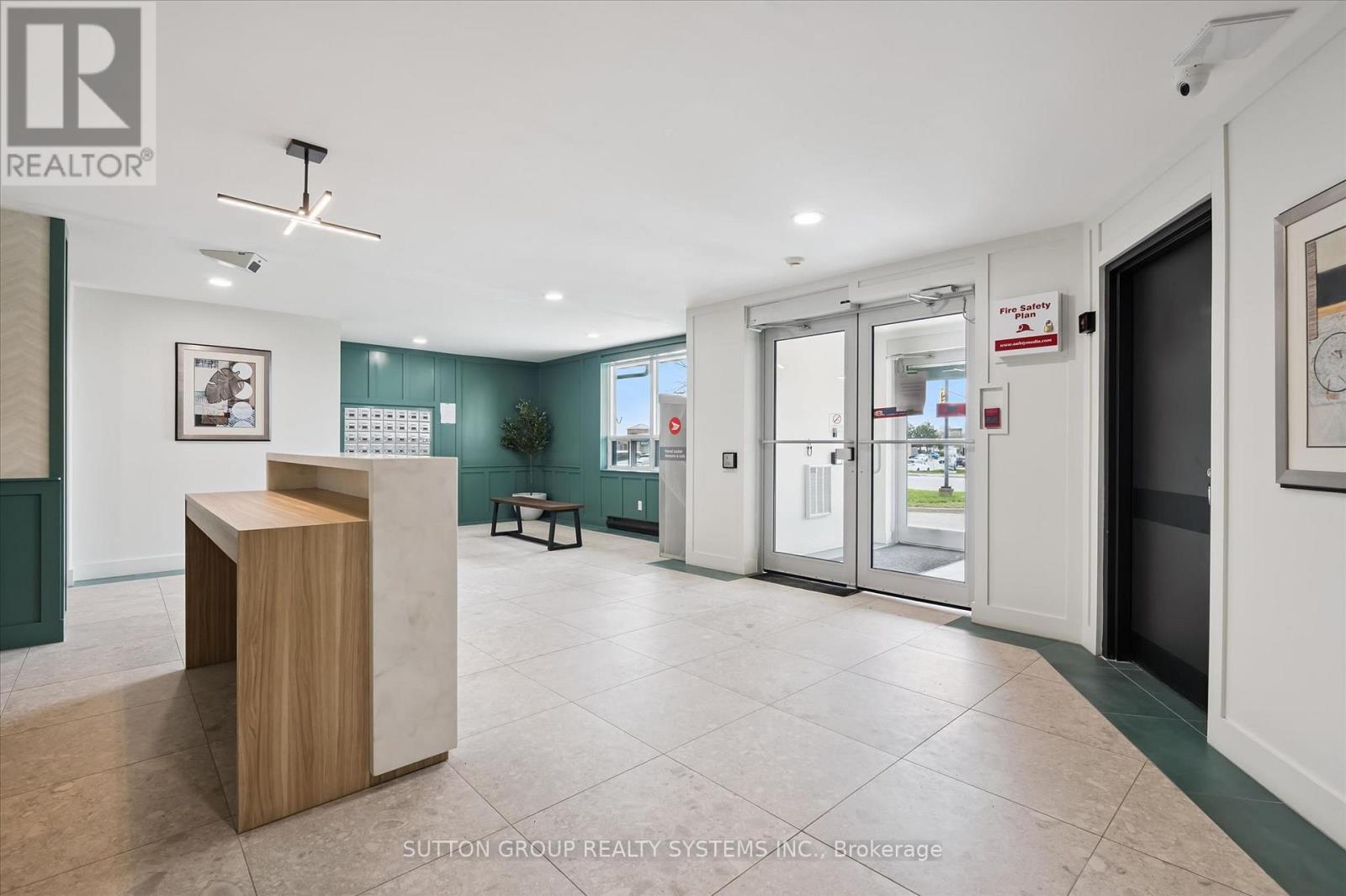 Apartment at 406 - 421 FAIRVIEW DRIVE, Brantford