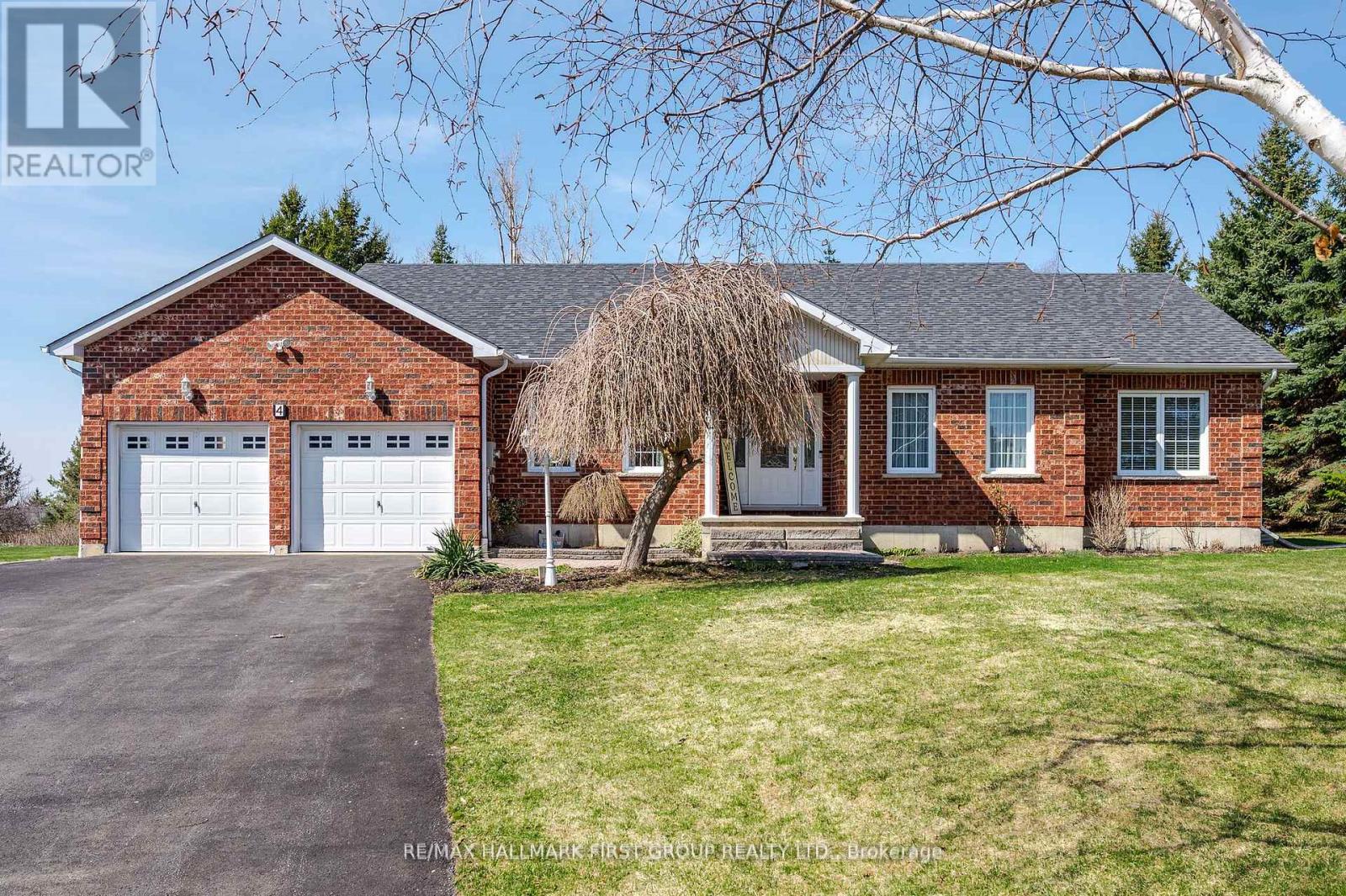 Detached at 4 BLUEWATER AVENUE, Kawartha Lakes (Fenelon)