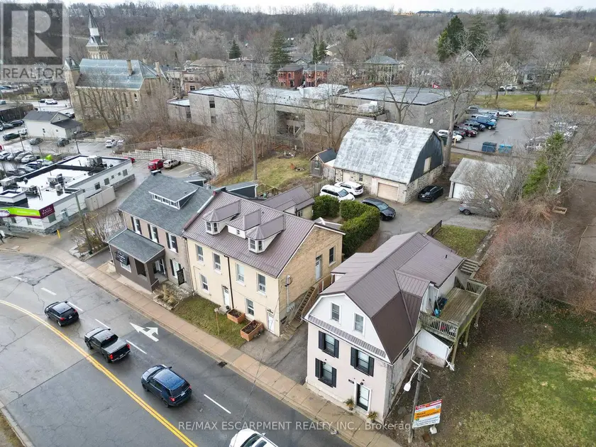 Multiplex at 142 GRAND RIVER STREET N, Brant