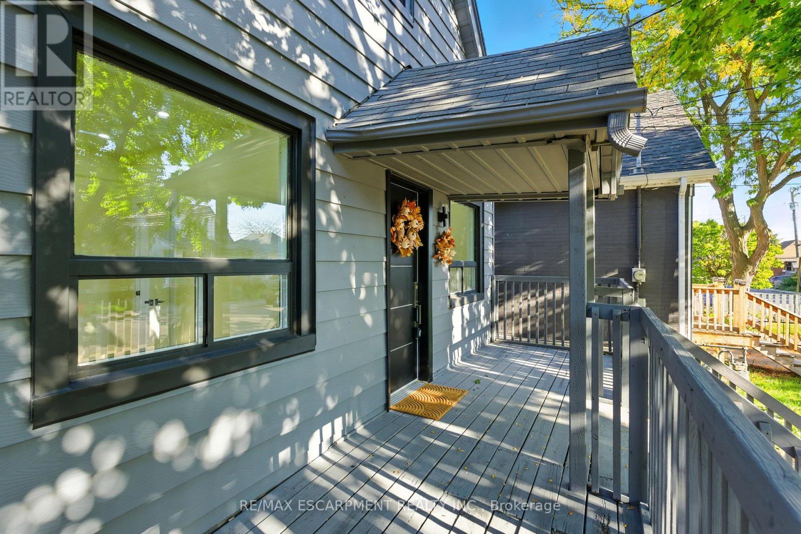 Detached at 9 ALICE STREET, Hamilton (Crown Point)
