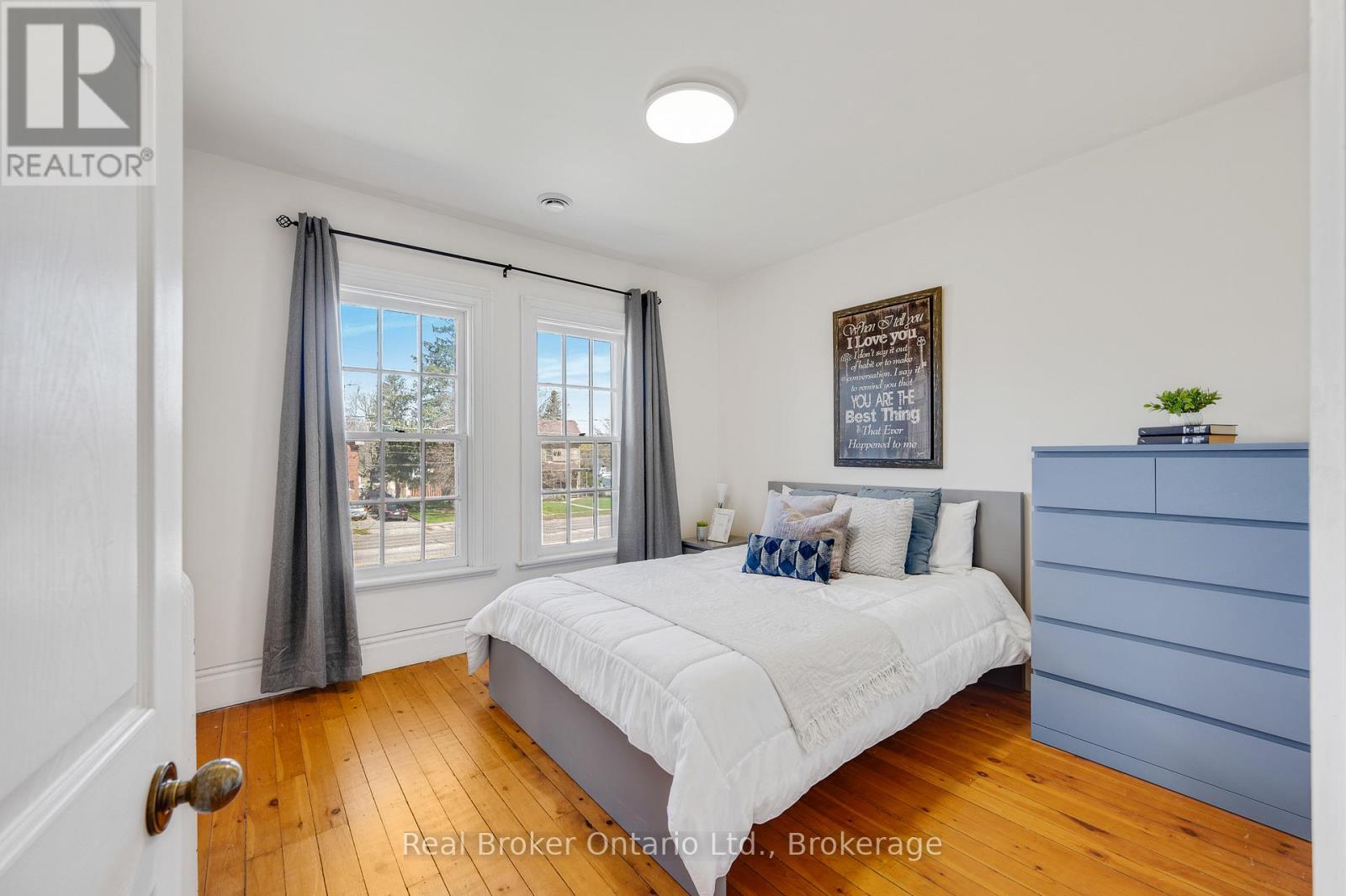 Detached at 739 COLBORNE STREET, Brantford