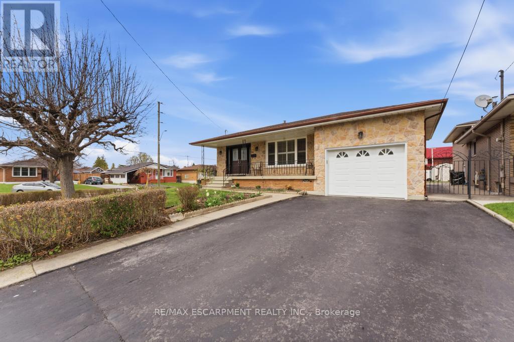 Detached at 68 NUGENT DRIVE, Hamilton (Kentley)