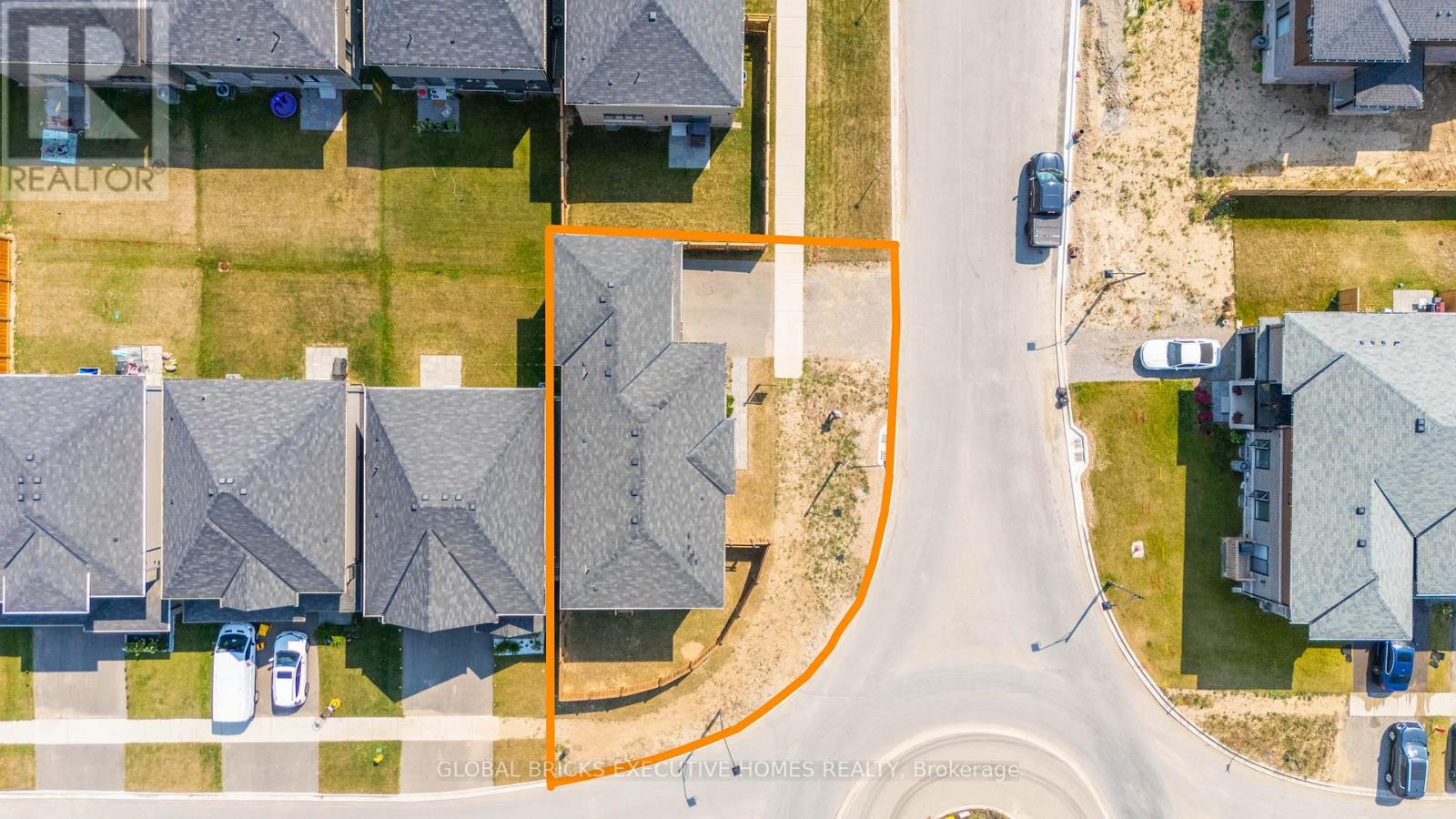 Detached at 183 LONGBOAT RUN W, Brantford