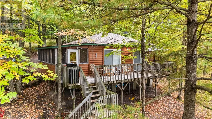 Detached at 120 UPPER LAKE LANE, Frontenac