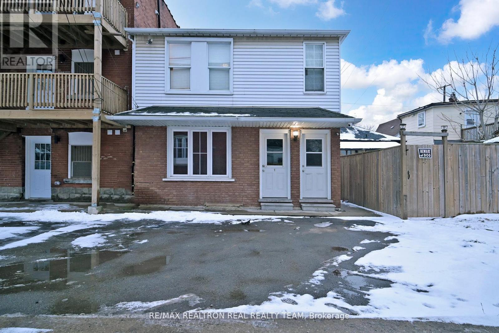 Multiplex at #C1 - 1129 CANNON STREET E, Hamilton (Crown Point)