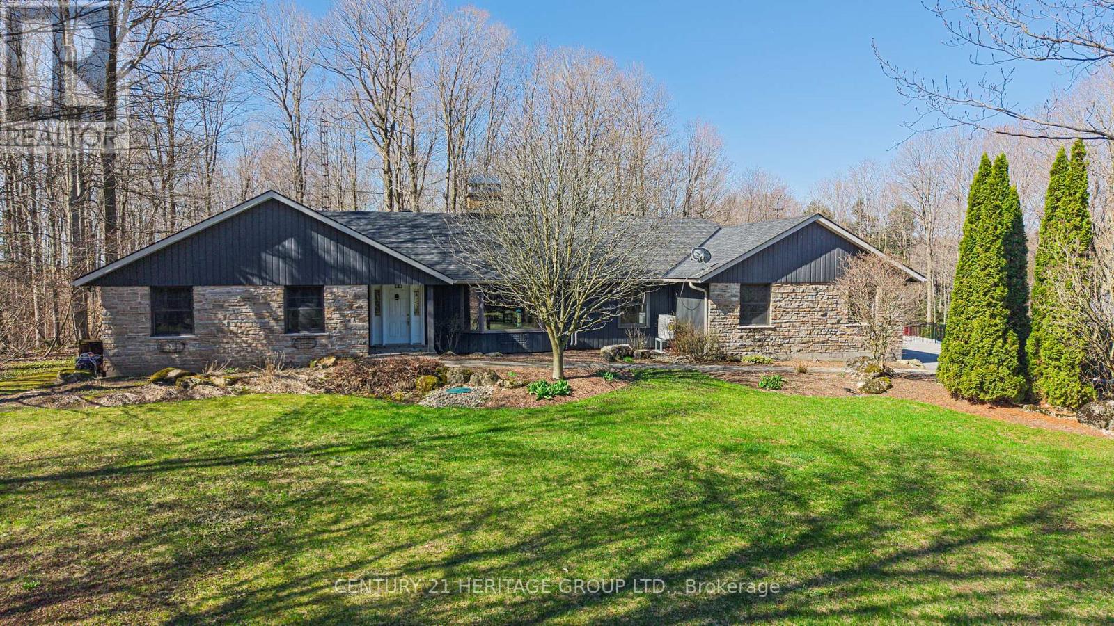 Detached at 6110 TENTH LINE, Erin
