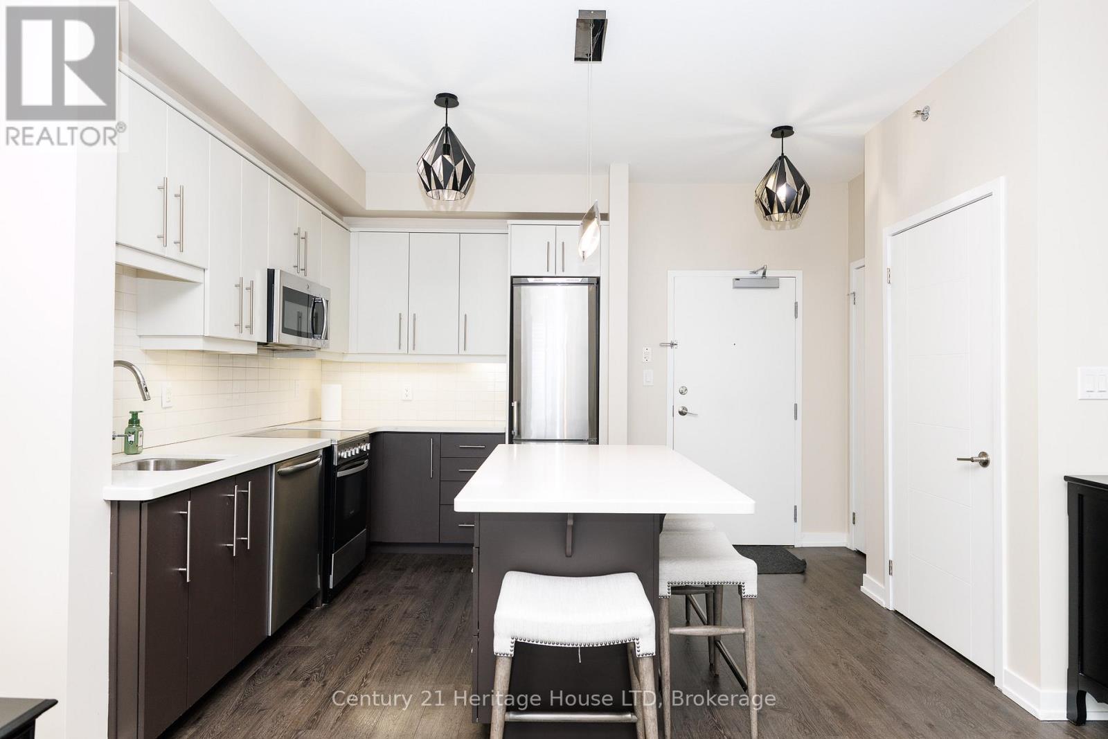 Apartment at 402 - 520 NORTH SERVICE ROAD, Grimsby