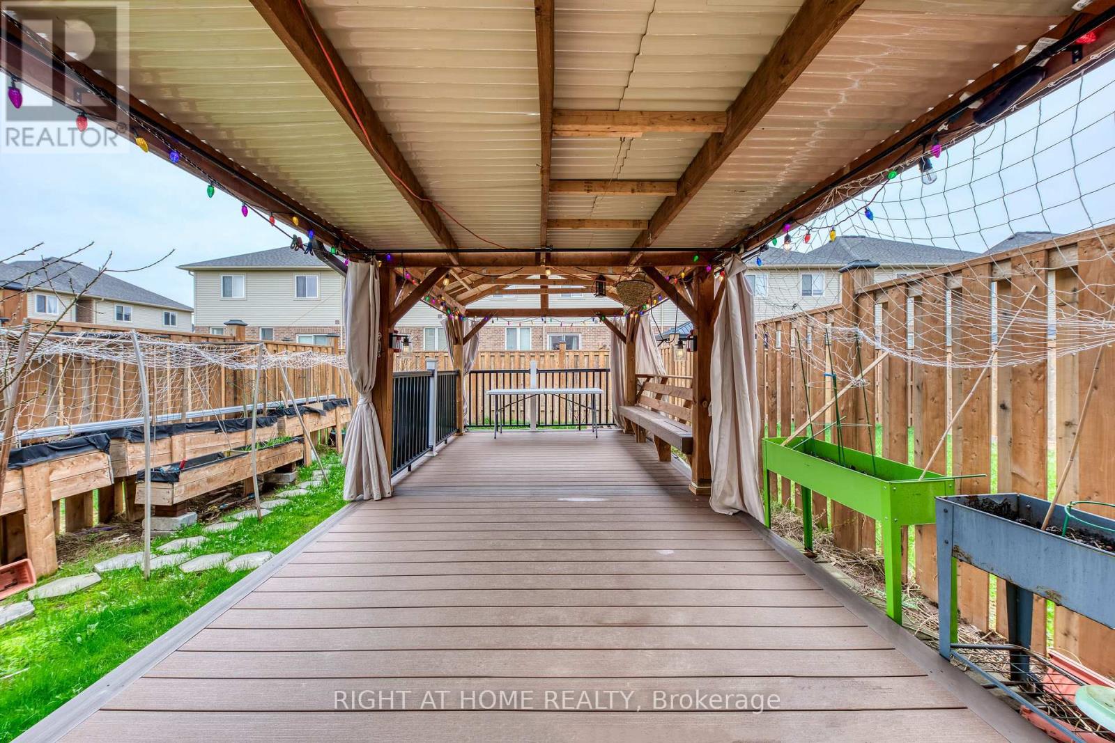 Townhouse at 105 SONOMA LANE, Hamilton